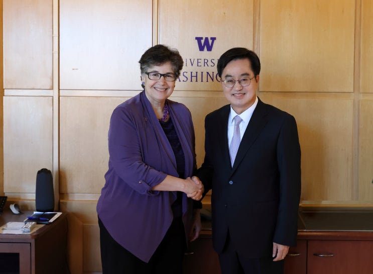<b>워싱턴대</b>학 찾은 <b>김동연</b>, “올해도 경기청년 온다, 관심 가져... 