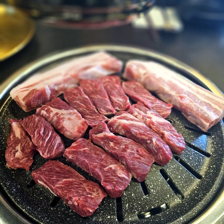  광탄 맛집 - 숙성사돈 광탄점에서 맛있는 숙성고기 꽃갈비살 오겹살 후기 :)