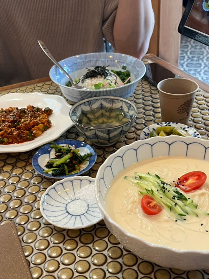  북촌 맛집 마담면 꼬막비빔밥과 콩국수