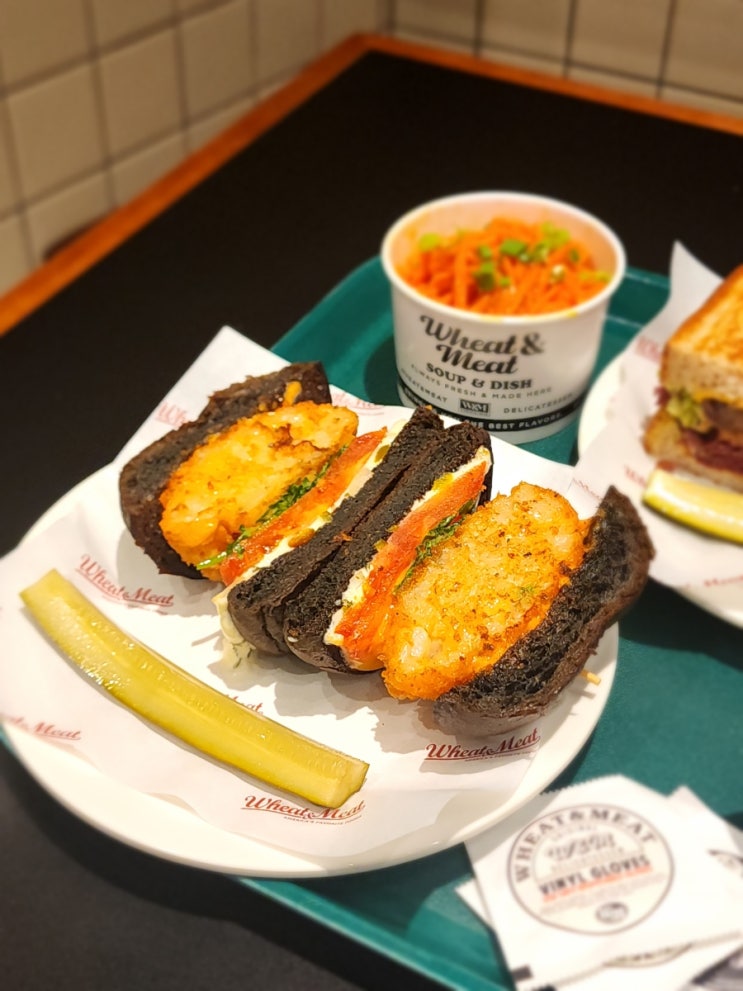  샌드위치 맛집 위트앤미트 서울역점 정통미국감성 분위기 즐기기 굿! (주차가능맛집)
