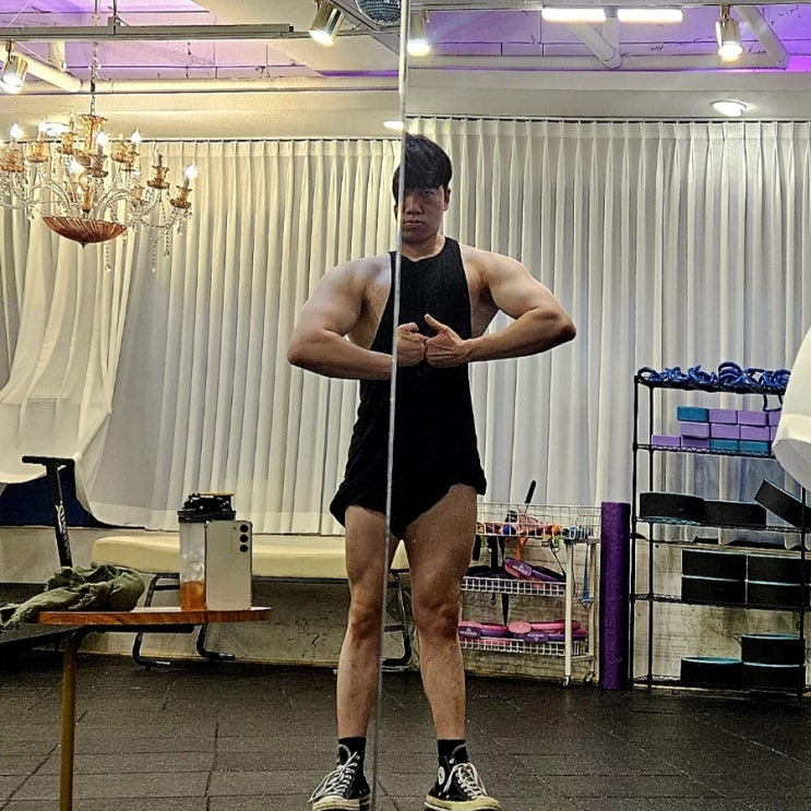 머슬핏 상체 와이셔츠 슈트핏 코디 만드는 240511 운동 머슬핏 상체 와이셔츠 슈트핏 코디 만드는 240511 운동