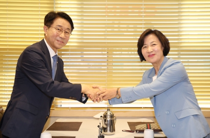 野 정성호·<b>조정식</b> “<b>국회의장</b> 후보 사퇴”... <b>추미애</b> 추대 수순