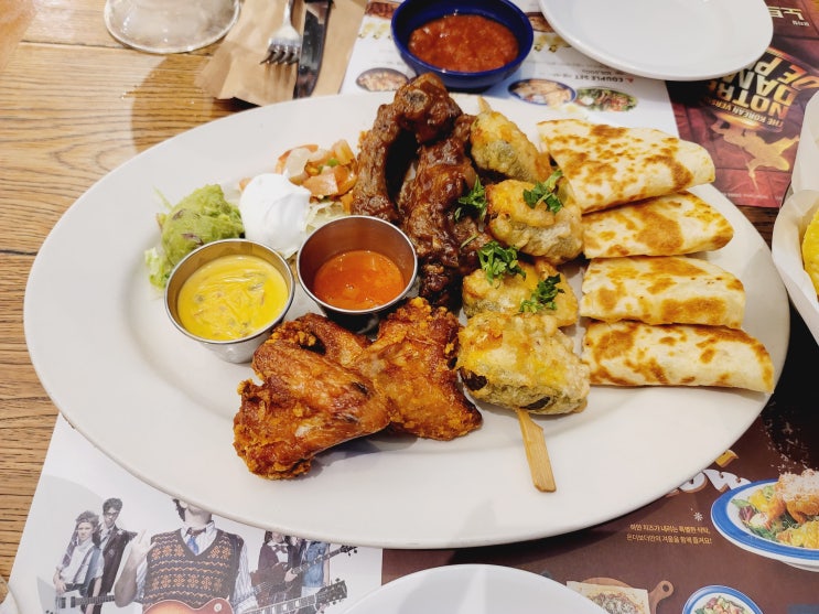  여의도 생맥주 맛집 온더보더 여의도IFC점 콰트로플래터