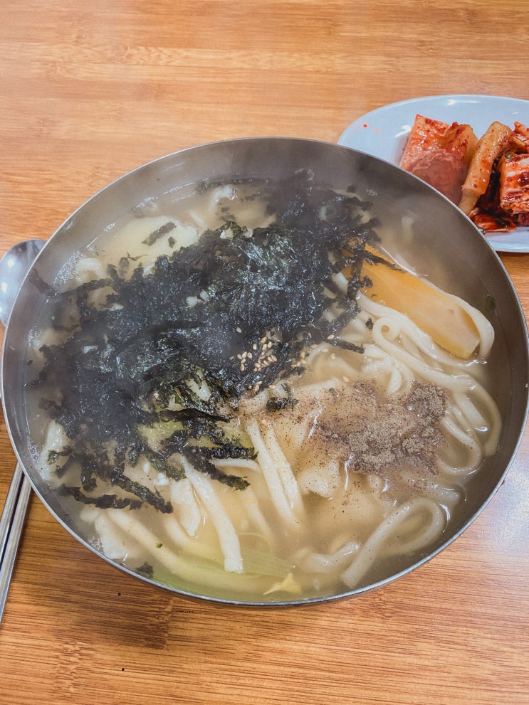  신당 일등수제비, 칼제비 생각날 때 고민 없이 방문하는 곳.