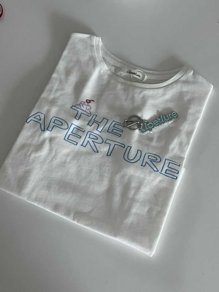  The Aperture 디애퍼처 크롭 티셔츠(ice cream t-shirt white)