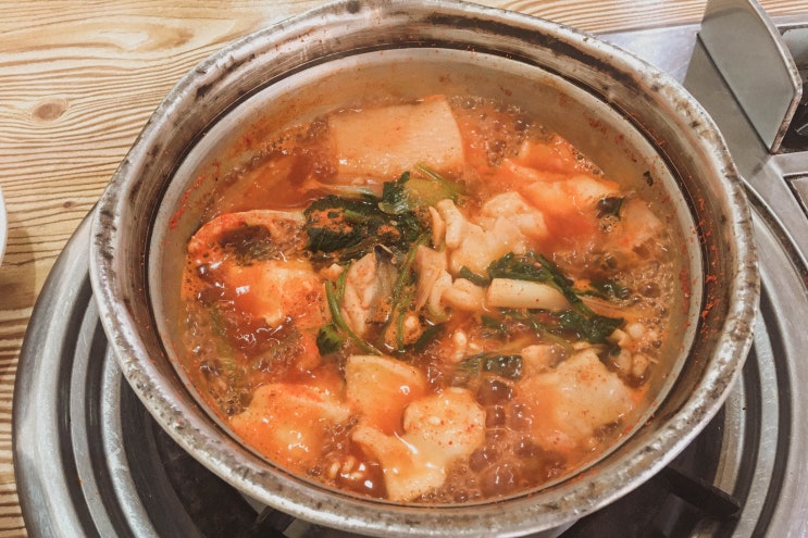  난곡 동태매운탕 섞어 찌개에 라면사리, 수제비는 무한리필