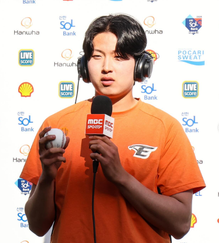 <b>황준서</b>가 부러웠던 <b>조동욱</b>. <b>황준서</b>처럼 데뷔전 승리. KBO... 