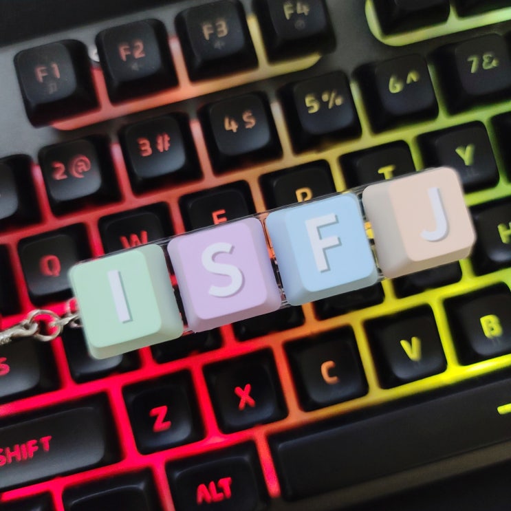  30대 커플 아이템 MBTI 딸깍이 키링 100일 여친 선물 커플템 추천