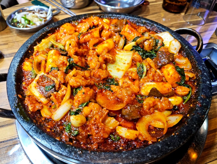  부산 동래역 술집-돌판양념구이 대창 막창 곱창 맛집 [지존소곱창 동래본점]