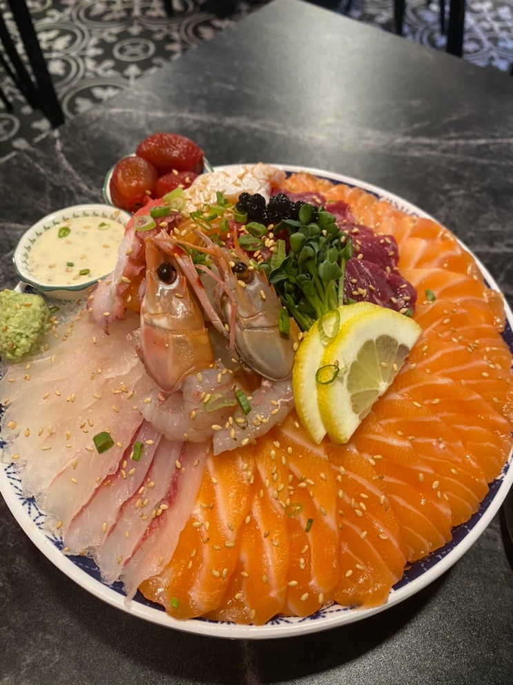  연어 육회 맛집 부산대술집 빼어날수연어 부산대점