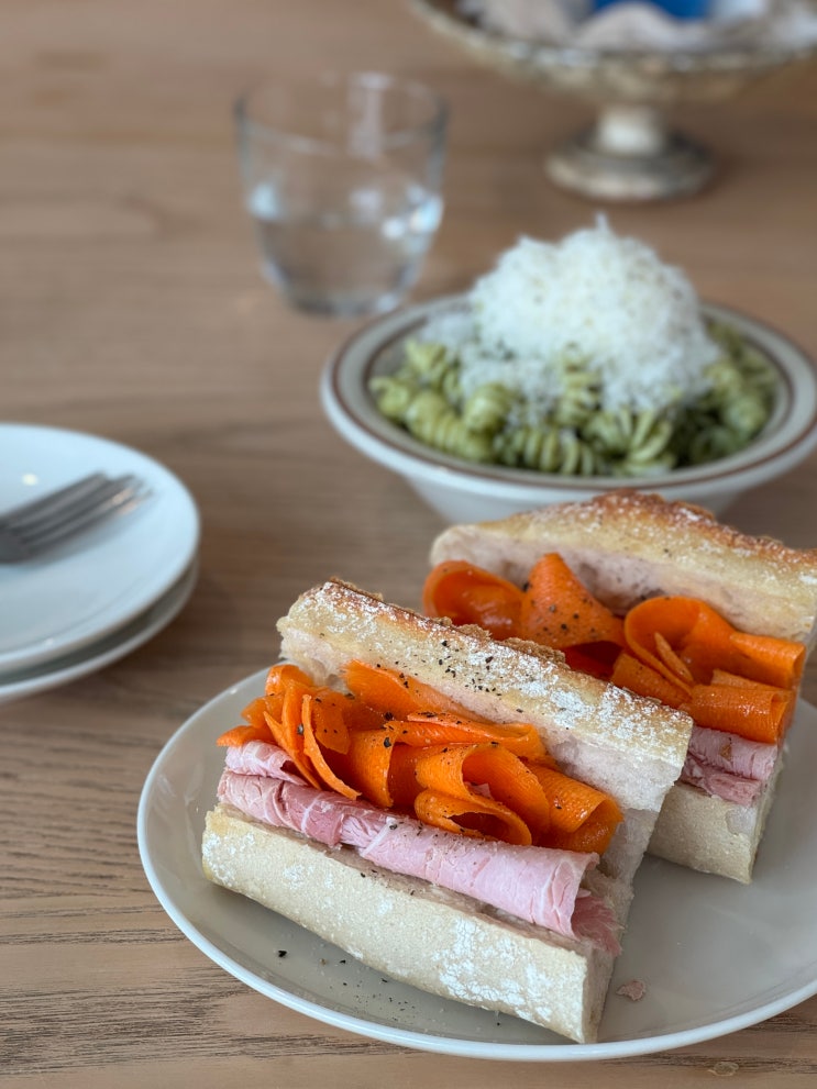  용리단길 브런치 바게트 샌드위치 맛집 카데뜨 예약, 메뉴 추천 (+ 삼각지역 공영주차장)