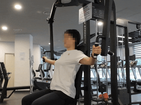  여자 상체 가슴운동 추천 펙덱플라이 헬스장운동기구