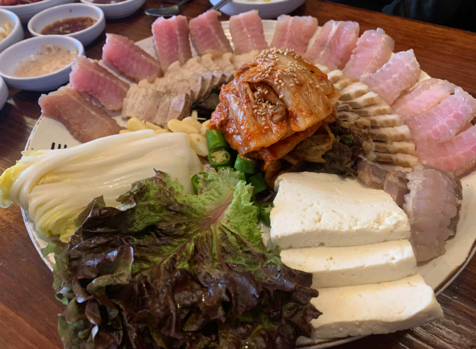  서울 중랑구 봉화산역 콩두(순두부찌개, 홍어사합, 굴전, 두부두루치기)