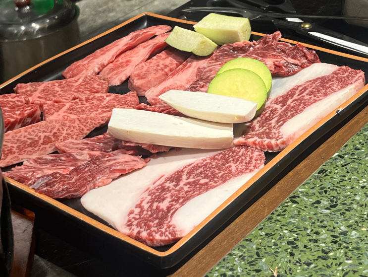  특별한 날, 데이트 하기 좋은 금천구청 구워주는 소고기 맛집 으뜸숙성한우 No.9