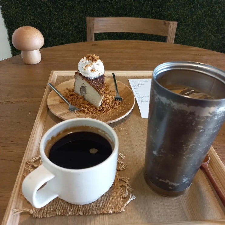  생일을 맞은 그대에게  홍수희 뚜레쥬르 블루베리 라벤더 케이크  울진군 북면 카페 바테 Batte ️