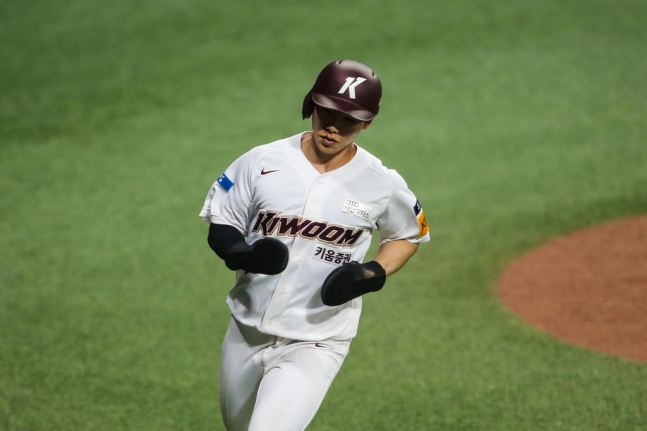<b>키움</b> <b>김혜성</b> 메이저리그 입성할 수 있을까? MLB 스카우트 앞... 
