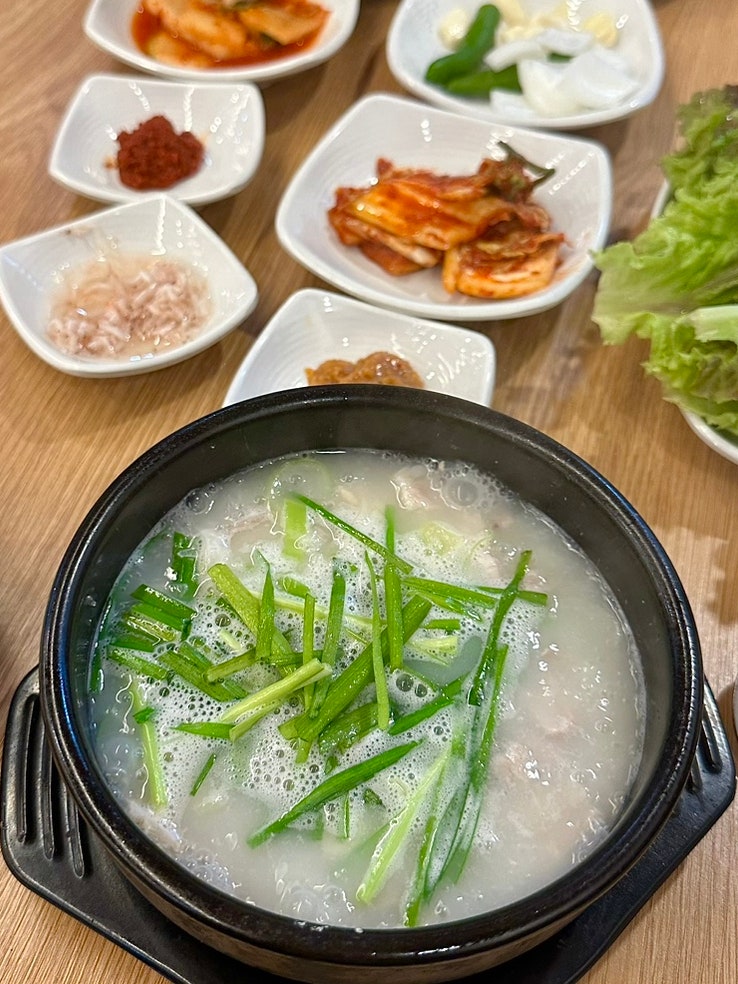 대구 서부정류장 '한끼든든돼지국밥' 가성비 좋은 국밥 수육 순대 맛집