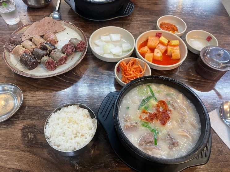  애오개, 찹쌀 순대가 맛있는 순대국과 감자탕 맛집 평안도찹쌀순대