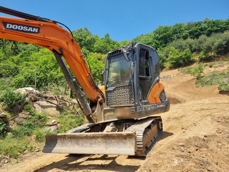 두산 DX55MT5 2020년식 3200만원 판매합니다. 두산 DX55MT5 2020년식 3200만원 판매합니다.