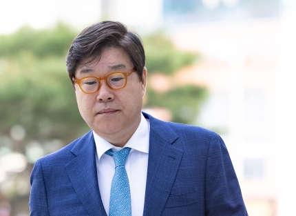 뇌물 공여·대북송금' 혐의 <b>김성태</b>에 <b>징역</b> 3년6월 구형