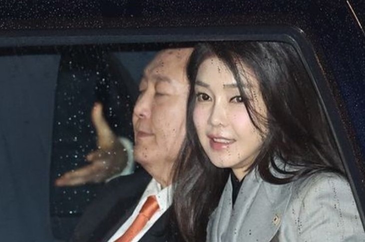 '<b>디올백</b>' 건넨 <b>최재영 목사</b>가 검찰서 김건희 여사 향해 던진 말... 