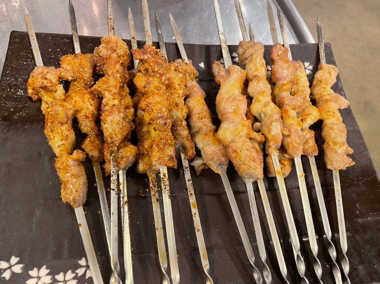  청주 우암동 청주대 근처 중국 현지 양꼬치 맛집 ‘백야양구이’ 포장마차 분위기