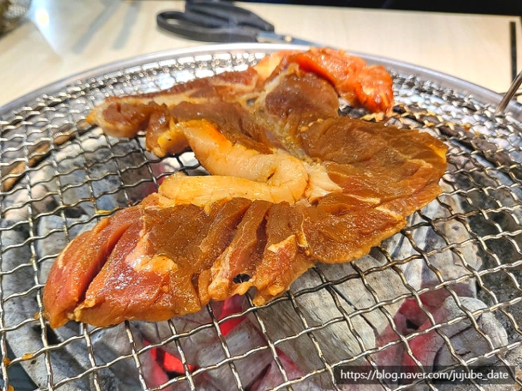  고기테마파크처럼 7가지 고기를 다 맛볼 수 있는 명륜진사갈비 강남역삼점
