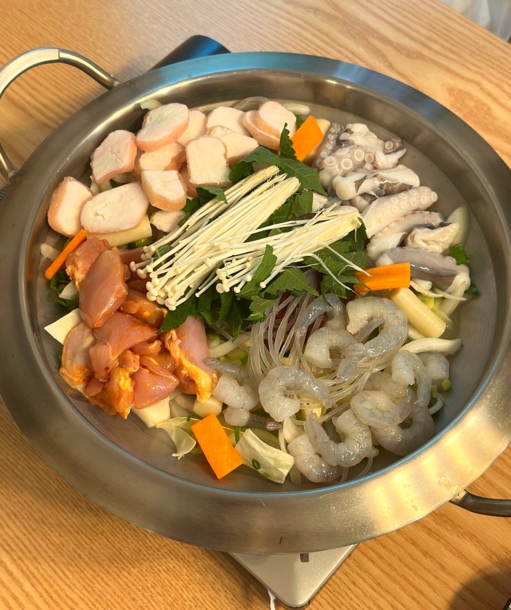  부산진역 닭치고낙곱새 한우가들어간다고!? 순대 필수주문 맛집 술집 수정직영점
