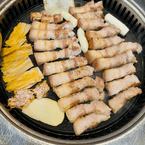  [내돈내먹]창원 마산 마산역 숙성 돼지고기 구워주는 맛집 ‘맛찬들왕소금구이’