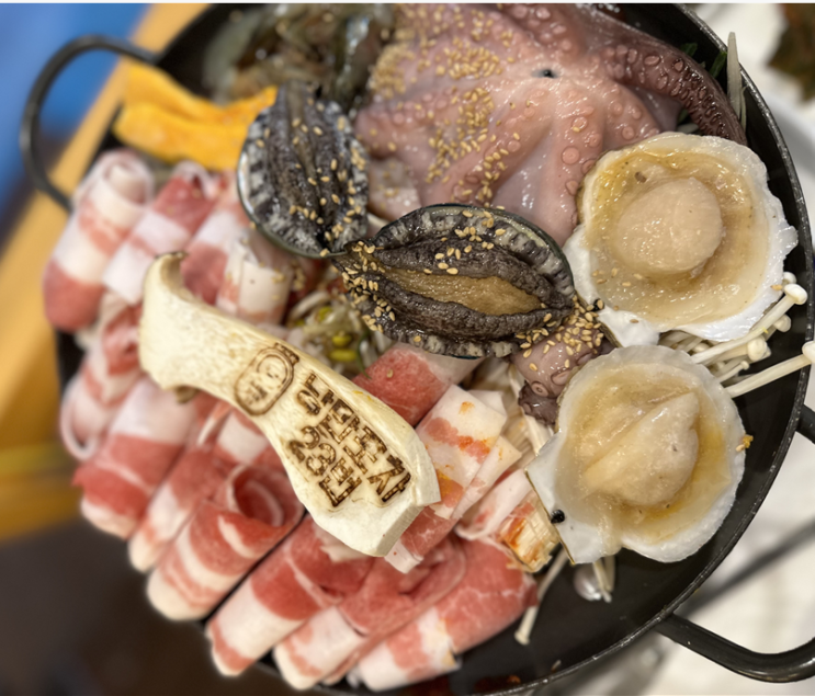 여수카페+놀거리+간식) 2박 3일 여행일정 (feat. 첫째날) 고소동벽화마을, 여수당, 여수딸기모찌, 여수세계박람회스카이타워, 낭만포차거리