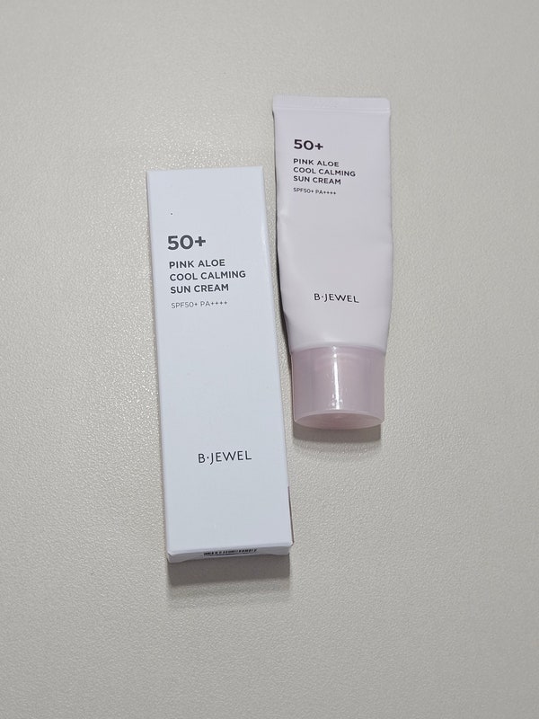 비주얼 핑크 알로에 쿨카밍 선크림 백탁없는 선크림 에센스처럼 수분감느껴지는 선크림
