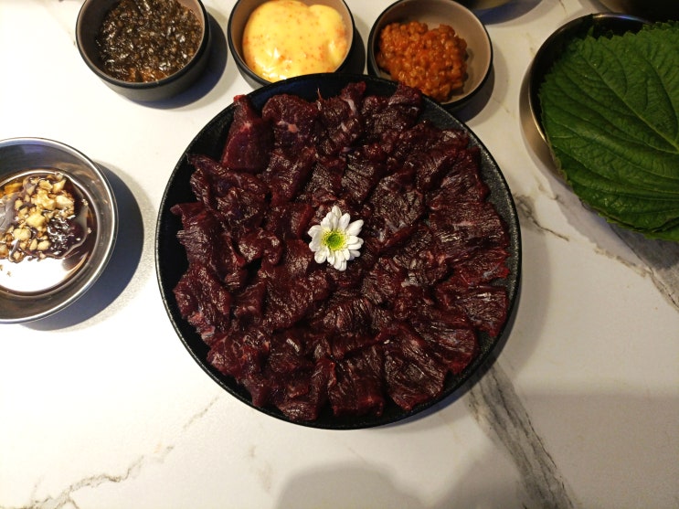  《석쇳집》 불향가득 숯불구이와 오늘 도축된 신선한 뭉티기를 한 번에 【#구디맛집 #구디역맛집 #구디술집】