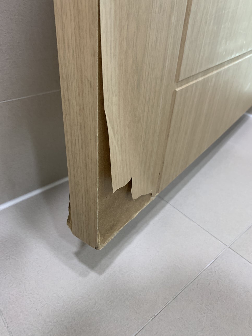 화장실문 시트지작업 물먹은 문짝수리