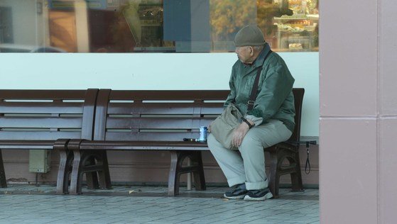 초고령 사회의 그늘…日 "65세 이상 고독사 연간 7만명 육박" 초고령 사회의 그늘…日 "65세 이상 고독사 연간 7만명 육박"