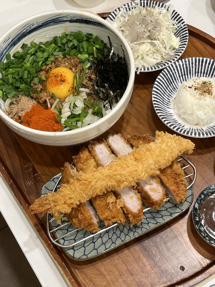  신촌 맛집 연세대 돈까스 마제소바 맛있는 백소정 신촌점