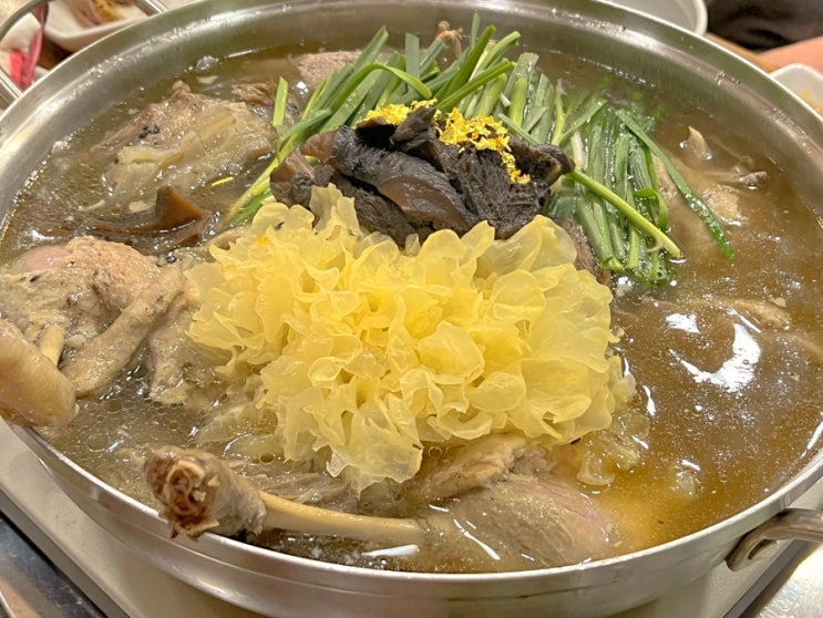  대구 팔공산 백숙 맛집 '봉명참숯가든' 금 한방 오리 백숙.