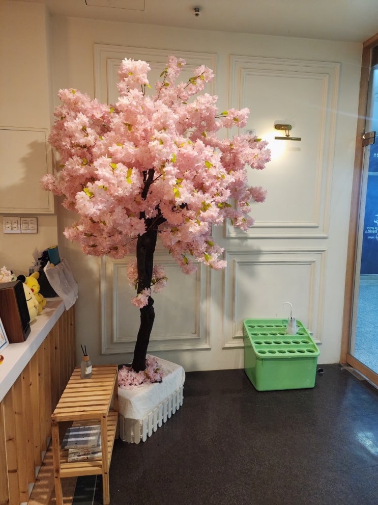  꿀팟 만화보드카페 - 다양한 만화책,보드게임 데이트코스