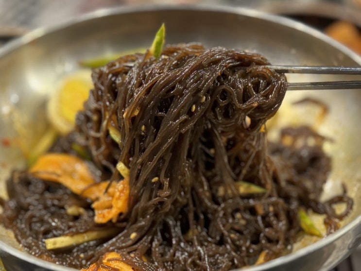 반송돈 동탄 북광장점 돼지갈비, 비빔냉면, 꽃게 된장찌개
