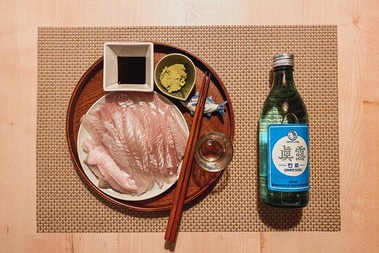  진로 소주에 회 한 접시, 생선조림으로 혼술 마신 기록들