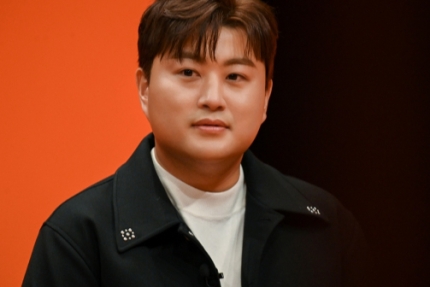 <b>김호중</b> 자택 <b>소속사 압수수색</b> 조직적으로 사건 은폐 의혹 마약... 