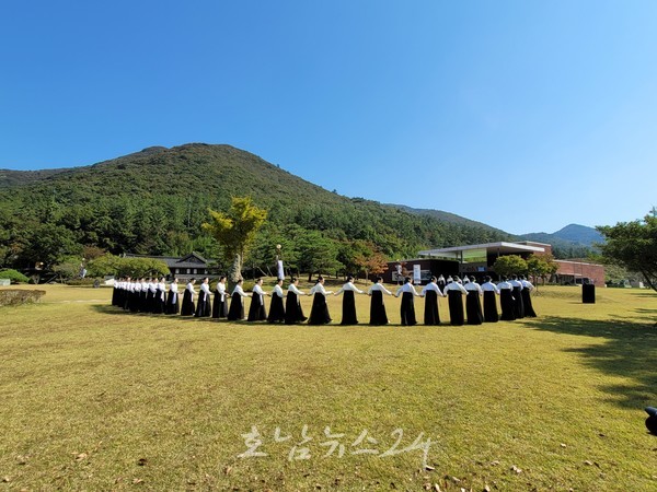  국가무형유산 강강술래 공개행사 진도 운림산방 광장에서 19일 개최