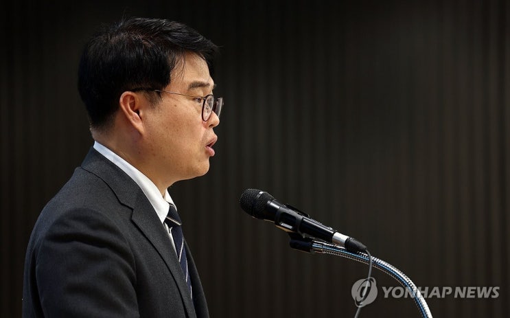 <b>의협</b>회장 "'의대증원 기각' 판사, <b>대법관</b> 자리로 회유됐을 것"
