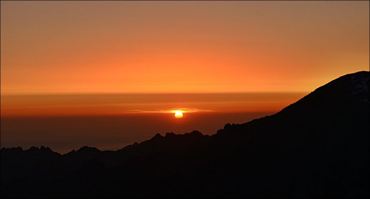  설악산 귀때기청봉 산행 (한계령~귀때기청봉~대승령~장수대, 털진달래, 일출, 운해, 야생화)