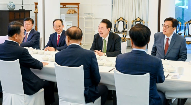 윤석열 <b>대통령</b>, 국힘 수도권·TK 당선인과 <b>만찬</b>…<b>민생</b> 안정... 