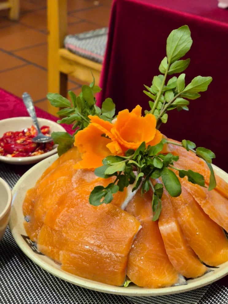  베트남 사파 맛집 연어 샤브샤브  모먼트 로맨틱 레스토랑 Moment Romantic Restaurant