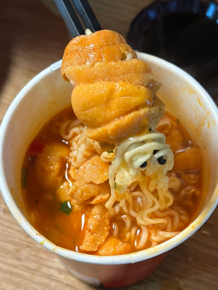  압구정로데오역 술집 이자카야 키네 (feat. 코우지 셰프의 우니 컵라면 공짜)
