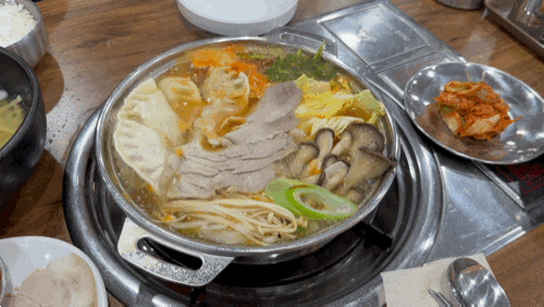  가로수길 점심맛집 칼국수 맛집 추천 | 대봉칼국수보쌈
