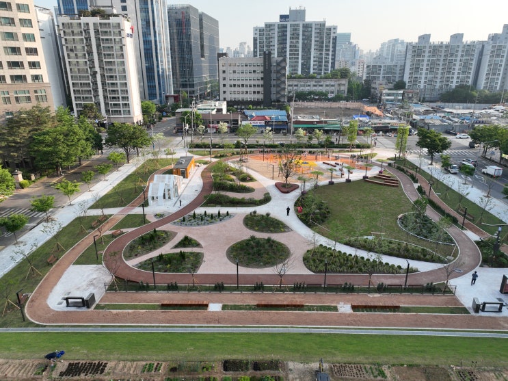  서울 황톳길 / 걷기 좋은곳 / 문래동 꽃밭정원 맨발황톳길