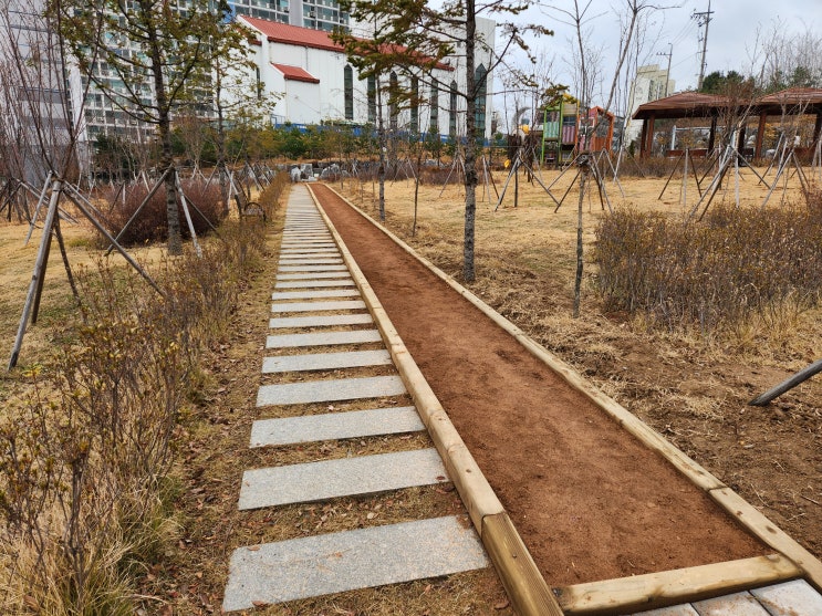  서울 황톳길 / 걷기 좋은곳 / 신길9 근린공원  맨발황톳길