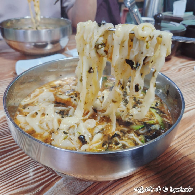 서울에서도 맛볼 수 있는 장칼국수 대학동 강릉형제장칼국수 서울에서도 맛볼 수 있는 장칼국수 대학동 강릉형제장칼국수